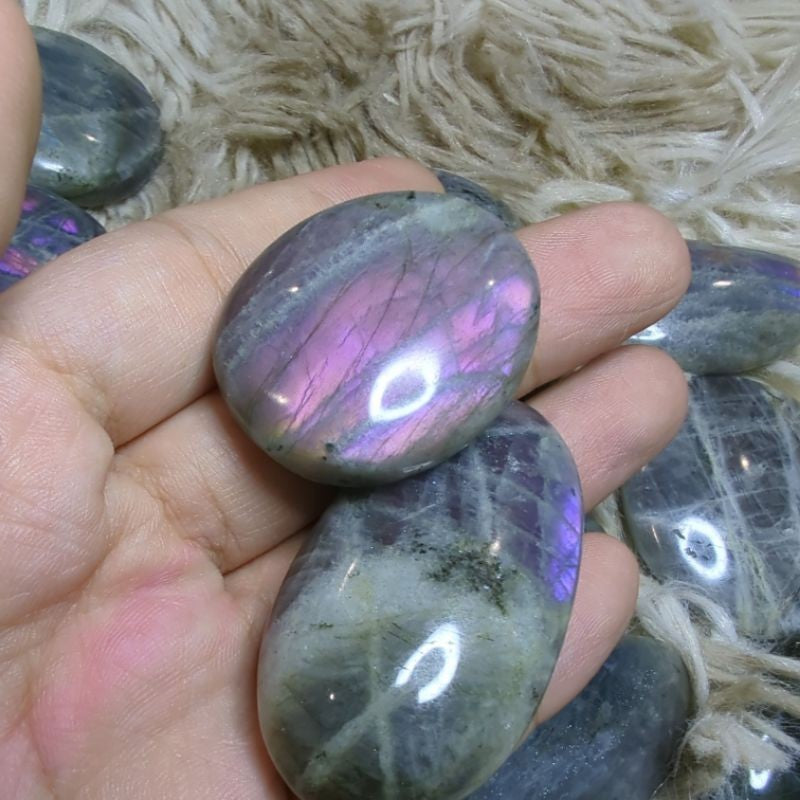 purple flash labradorite palm stone small
