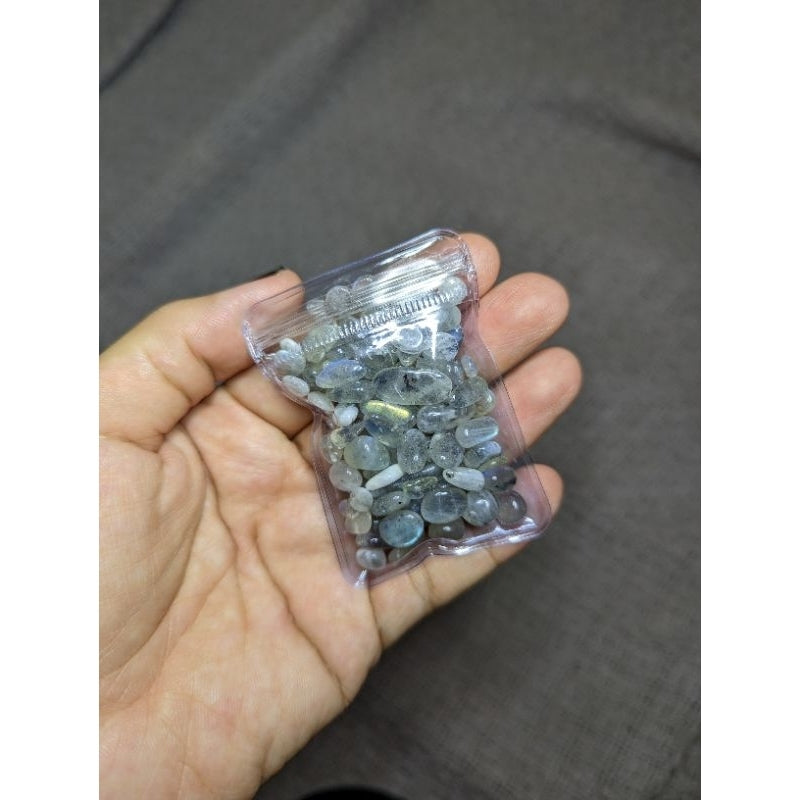 30grams 1 scoop blue flash gray moonstone / hq labradorite chips